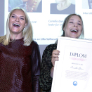 17. oktober: Kronprinsessen deler ut prisen Årets kvinnelige ledertalent i mediebransjen til Camilla Bjørn. Foto: Vidar Ruud / NTB scanpix